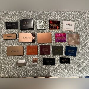 Diverse Makeup Palette Set